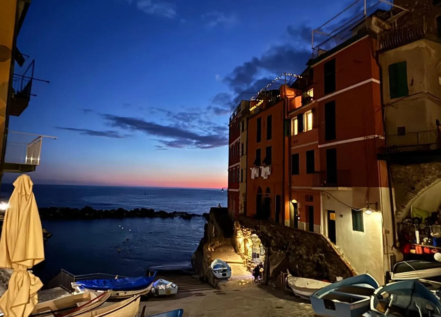 Allo Scalo Dei Mille Riomaggiore Italie