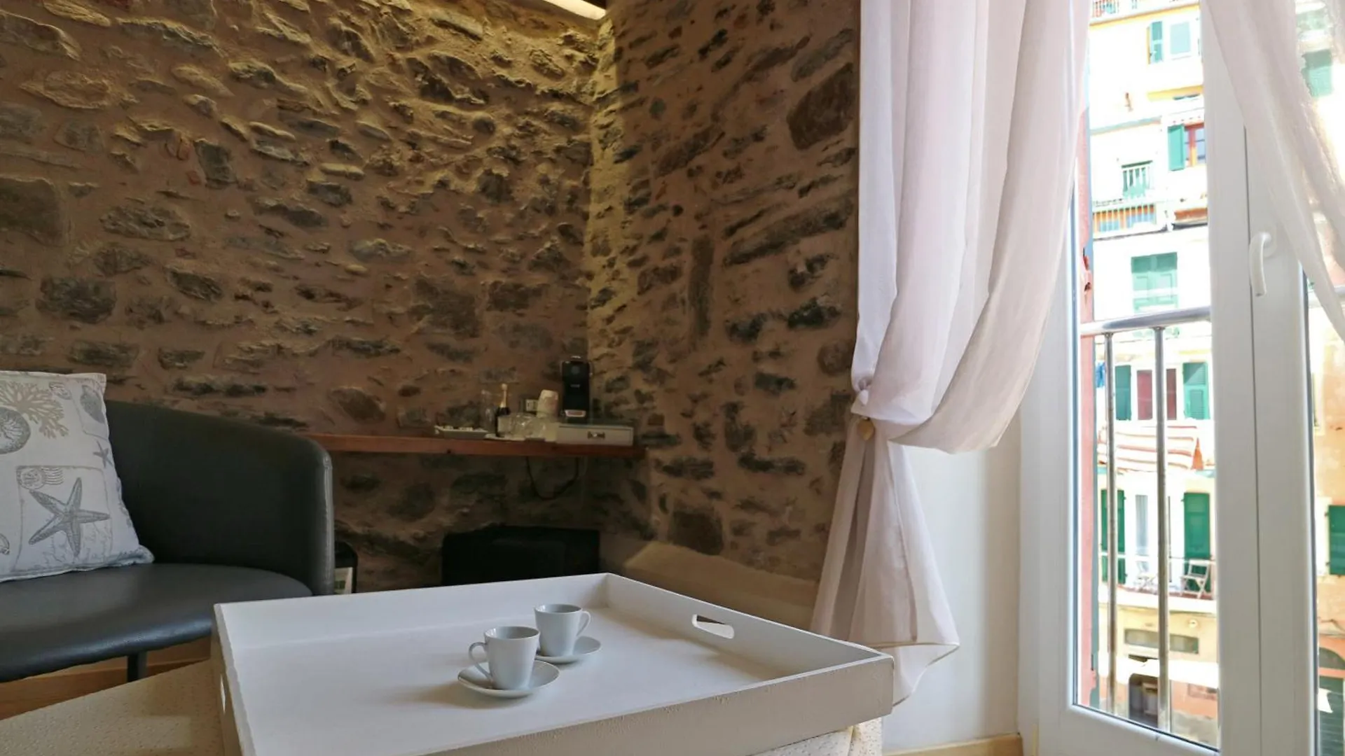Allo Scalo Dei Mille Guest House Riomaggiore Italy